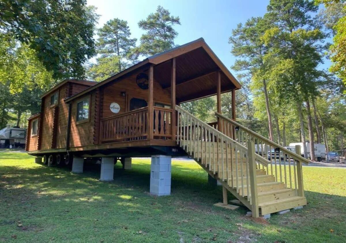 Serene 1Br Cabin Near Nc Z00 With Loft & Waterview Asheboro Extérieur photo