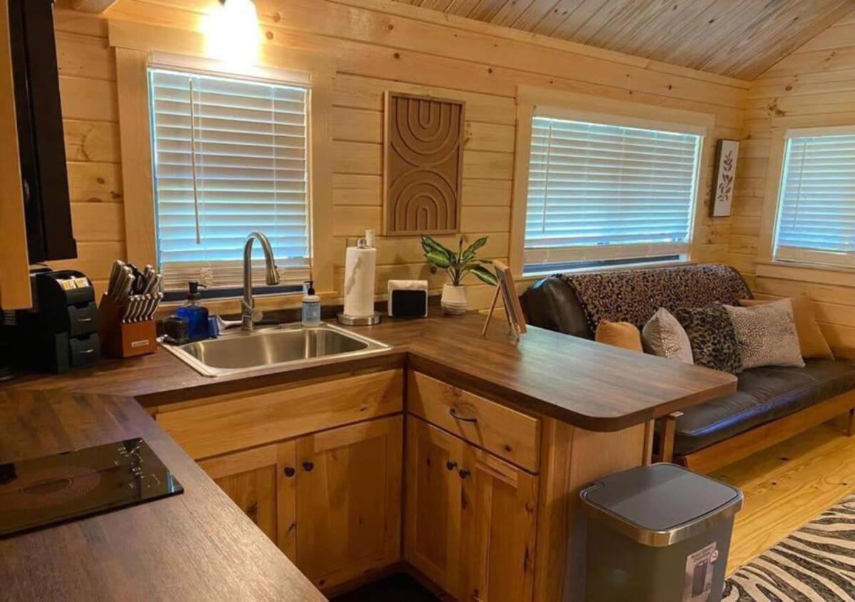 Serene 1Br Cabin Near Nc Z00 With Loft & Waterview Asheboro Extérieur photo